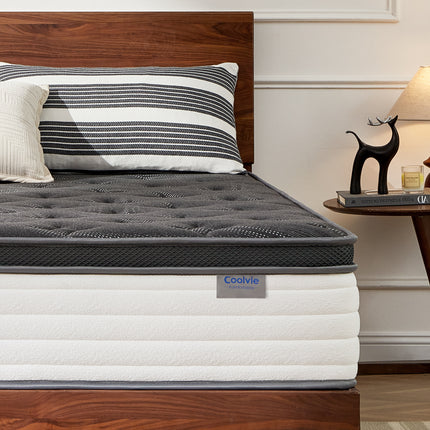 "Coolvie Hybrid Matratze – Edge/Schwung-Detail: Federkernunterstützung trifft Schaumkomfort, ideal für alle Schlafpositionen"