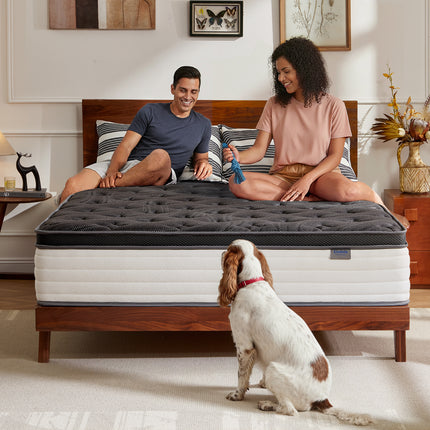 "Coolvie Hybrid-Matratze im Schlafzimmer-Setting, Bett mit weichen Bettwäsche-Kombinationen, entspannter Schlafkomfort."